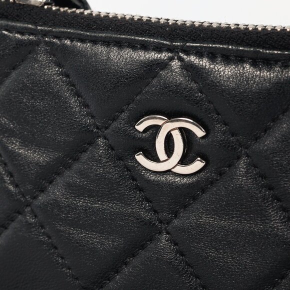 Chanel Black Lambskin Quilted Leather CC Key Holder - Picture 6 of 11